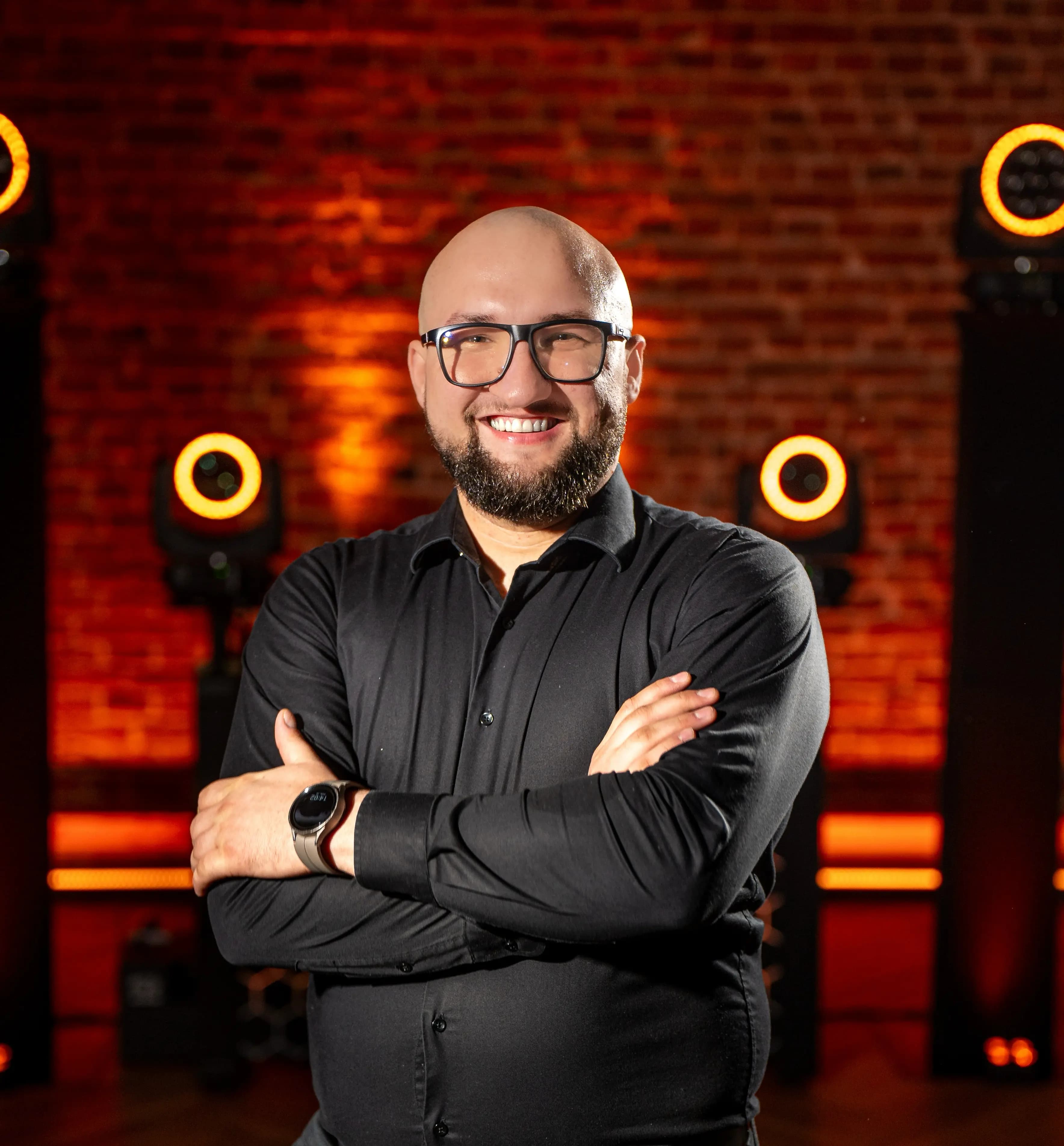 Hero Exposed - O mnie